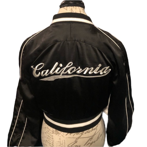 Forever 21 Jackets & Blazers - Forever 21 satin padded cropped bomber jacket Sz M